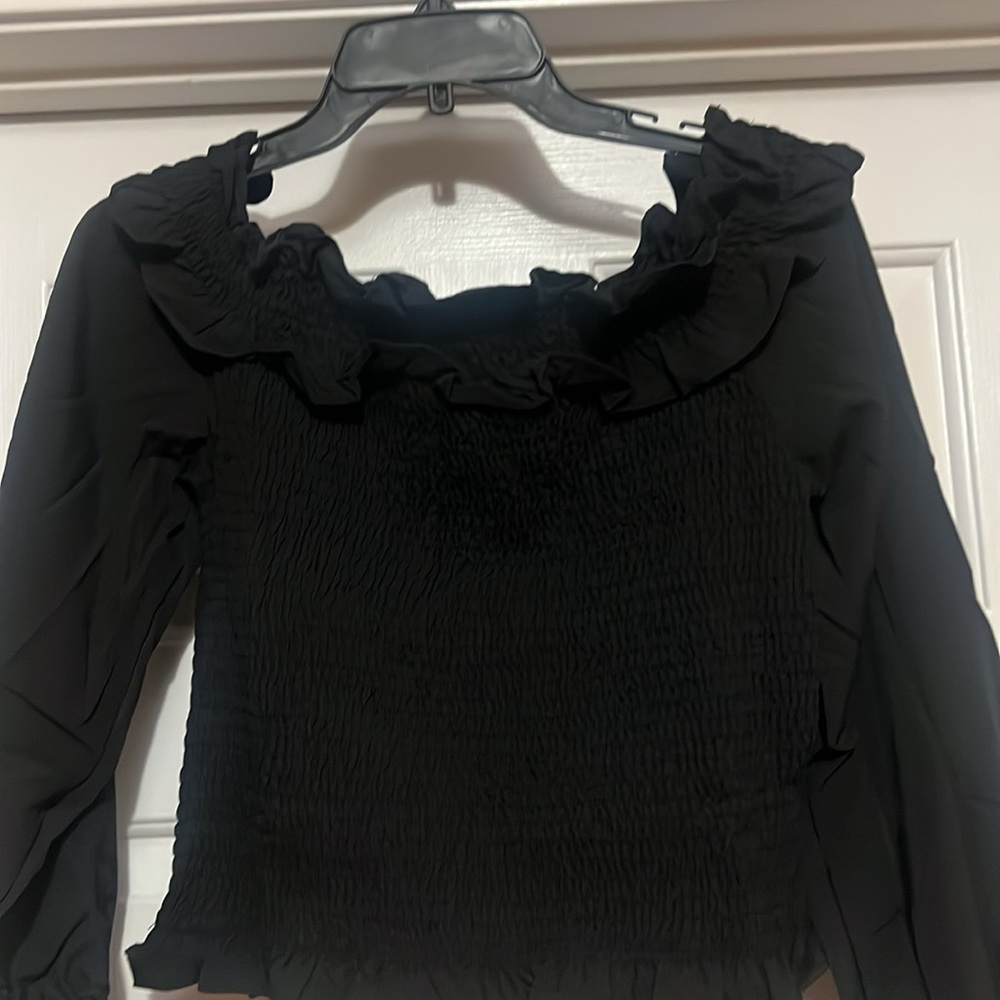 Off Shoulder Blouse - Picture 4 of 4
